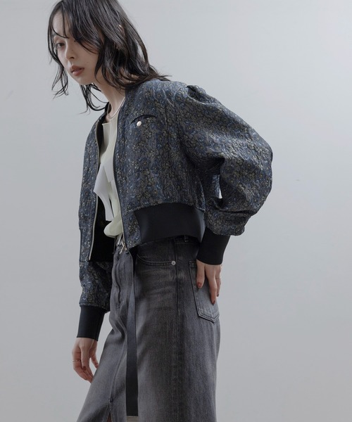 Eimee Law（エイミーロウ）の「フラワージャガード リバーシブルブルゾン（ブルゾン・レディース・ライトピンク/ブラック/ブルー・FREE）」の3枚目の写真