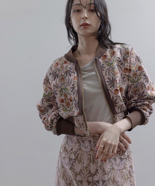 Eimee Law（エイミーロウ）の「フラワージャガード リバーシブルブルゾン（ブルゾン・レディース・ライトピンク/ブラック/ブルー・FREE）」の11枚目の写真