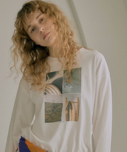 RNA-N(アールエヌエーエヌ)の「M2732 gallery photo print T(Tシャツ/カットソー・レディース・チャコール/オフホワイト/ブラウン・FREE)」の2枚目の写真