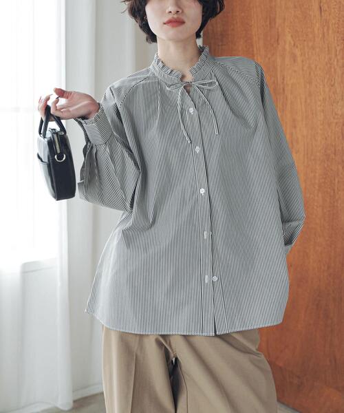 URBAN RESEARCH DOORS(アーバンリサーチドアーズ)の「『速乾/イージーケア/UVカット』『UR TECH』Aircareフリルネックブラウス(シャツ/ブラウス・レディース・オフホワイト/ブラック系その他/ブルー系その他・FREE)」の16枚目の写真