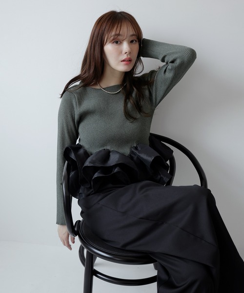 AMUU. PRECIEUSE（アムープレシューズ）の「フリルティアードドッキングニット（ニット/セーター・レディース・ブラック/グレー/アイボリー・FREE）」の8枚目の写真