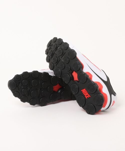 NIKE(ナイキ)の「NIKE ナイキ REAX 8 NSW SL メンズスニーカー トレーニングシューズ(リアックス8NSWSL) IR5118-103 ホワイト/ライトクリムゾン/ブラック(スニーカー・メンズ・ホワイト系その他・27.0cm/26.5cm/26.0cm/25.5cm/30.0cm/29.0cm/28.0cm/27.5cm)」の3枚目の写真