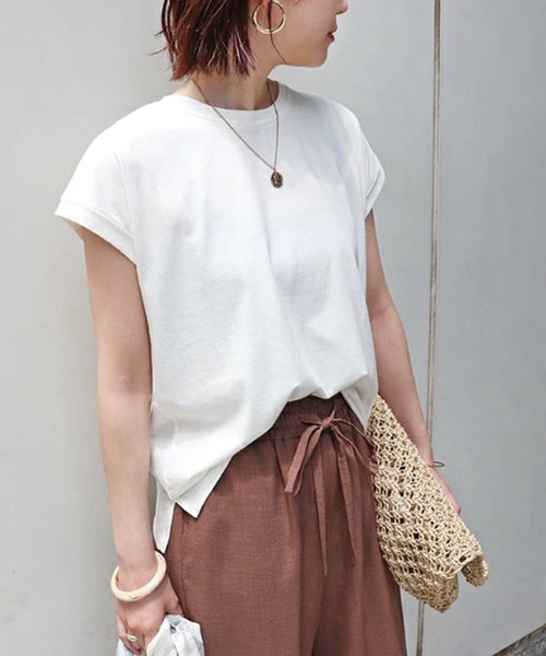ADDITION STORE(アディションストア)の「\ほどよいゆったり感♪/ラウンドヘム フレンチスリーブ Tシャツ(Tシャツ/カットソー・レディース・ブラック/ホワイト/チャコールグレー・FREE)」の4枚目の写真