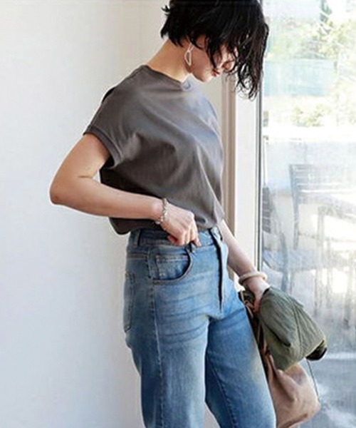 ADDITION STORE(アディションストア)の「\ほどよいゆったり感♪/ラウンドヘム フレンチスリーブ Tシャツ(Tシャツ/カットソー・レディース・ブラック/ホワイト/チャコールグレー・FREE)」の7枚目の写真