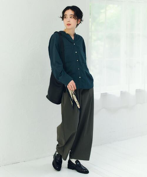 THE SHOP TK (ザ ショップ ティーケー )の「【刻みネックですっきり見え】Wポケット金ボタンシャツ(シャツ/ブラウス・レディース・ブラウン系その他/グリーン/アイボリー/スミクロ・13/12/14)」の9枚目の写真