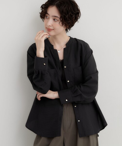THE SHOP TK (ザ ショップ ティーケー )の「【刻みネックですっきり見え】Wポケット金ボタンシャツ(シャツ/ブラウス・レディース・ブラウン系その他/グリーン/アイボリー/スミクロ・13/12/14)」の18枚目の写真
