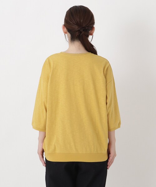one'sterrace(ワンズテラス)の「綿スラブ天竺 七分袖プルオーバー(Tシャツ/カットソー・レディース・イエロー系8/ブラック系8/オレンジ系その他5・02)」の6枚目の写真