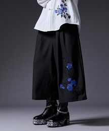 Ellno Loset（エルノロゼット）の「フラワー刺繍キュロットパンツ（その他パンツ）」