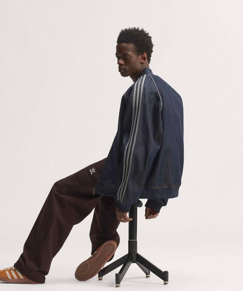 adidas（アディダス）の「SST ADICOLOR DENIM TRACK TOP / SST アディカラー デニム トラックトップ / アディダスオリジナルス adidas Originals（デニムジャケット・メンズ・ブルー・SMALL/MEDIUM/LARGE/X-LARGE/XX-LARGE/3XL/X-SMALL）」の6枚目の写真