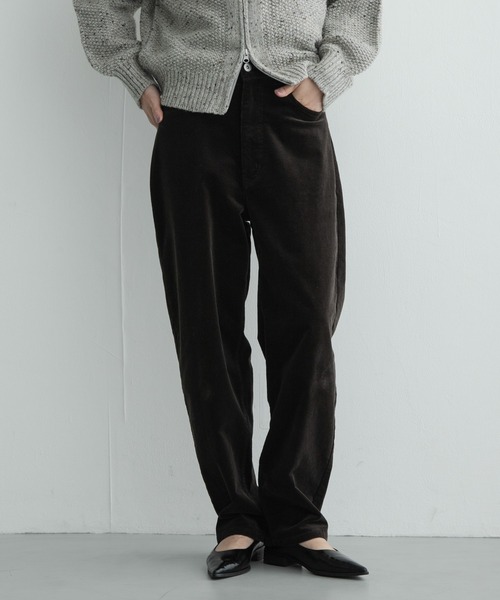 URBAN RESEARCH Sonny Label(アーバンリサーチサニーレーベル)の「コーデュロイカーブパンツ(その他パンツ・レディース・オフホワイト/チャコールグレー/ブラウン・38/36)」の4枚目の写真
