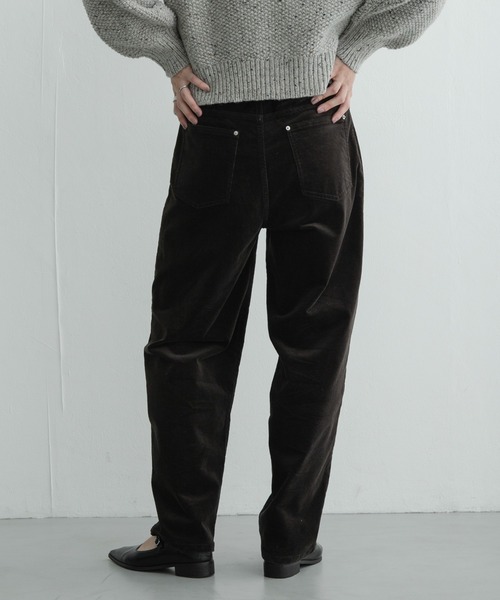 URBAN RESEARCH Sonny Label(アーバンリサーチサニーレーベル)の「コーデュロイカーブパンツ(その他パンツ・レディース・オフホワイト/チャコールグレー/ブラウン・38/36)」の5枚目の写真