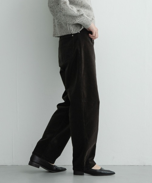 URBAN RESEARCH Sonny Label(アーバンリサーチサニーレーベル)の「コーデュロイカーブパンツ(その他パンツ・レディース・オフホワイト/チャコールグレー/ブラウン・38/36)」の6枚目の写真