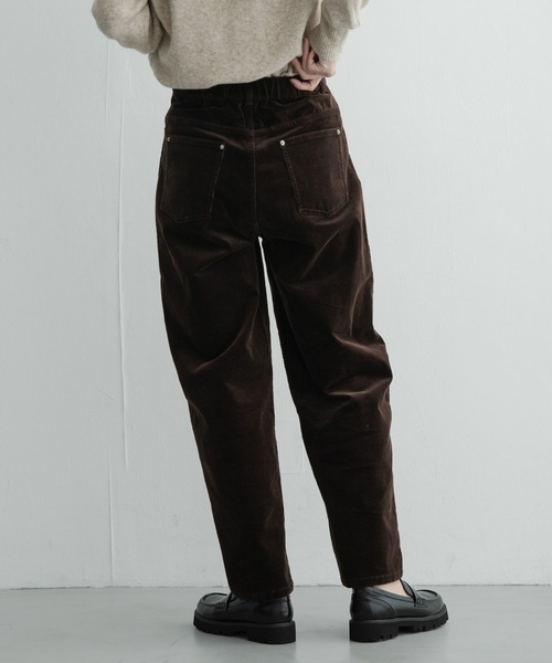 URBAN RESEARCH Sonny Label(アーバンリサーチサニーレーベル)の「コーデュロイカーブパンツ(その他パンツ・レディース・オフホワイト/チャコールグレー/ブラウン・38/36)」の13枚目の写真