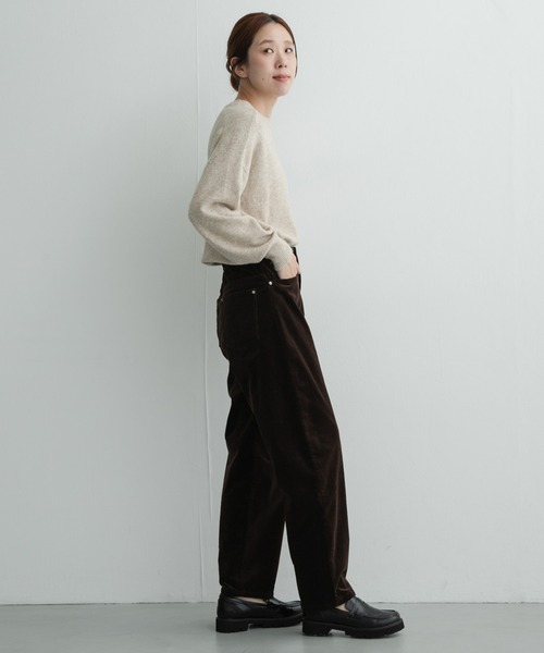 URBAN RESEARCH Sonny Label(アーバンリサーチサニーレーベル)の「コーデュロイカーブパンツ(その他パンツ・レディース・オフホワイト/チャコールグレー/ブラウン・38/36)」の17枚目の写真