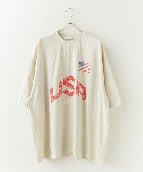 Chick(チック)の「USA Print Oversized Crewneck T-Shirt / USAプリント オーバーサイズ クルーネックTシャツ 2026年 夏 夏服(Tシャツ/カットソー・レディース・ベージュ・FREE)」の1枚目の写真