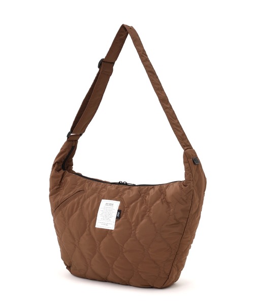 AVIREX(アヴィレックス)の「《直営店限定》BONDING QUILTING SHOULDER BAG(ショルダーバッグ・レディース・グリーン系カモフラージュ/ブラック/ブラウン・F)」の5枚目の写真