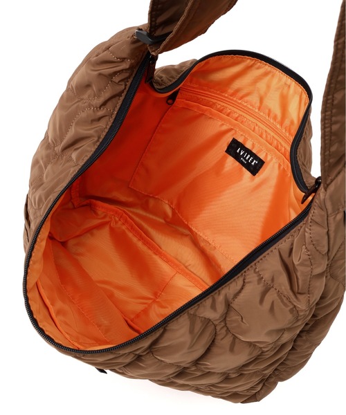 AVIREX(アヴィレックス)の「《直営店限定》BONDING QUILTING SHOULDER BAG(ショルダーバッグ・レディース・グリーン系カモフラージュ/ブラック/ブラウン・F)」の13枚目の写真