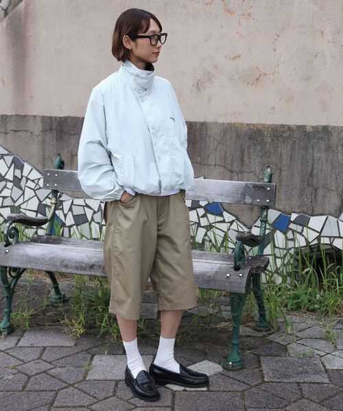 FFEIN(フェイン)の「【撥水加工】FFEIN(フェイン)2WAYコーディロイ衿ショートナイロンジャケット / ナイロン ジャケット コーデュロイ襟 ショート丈 アウター 撥水加工 レディース(ナイロンジャケット・レディース・ブラウン/アイボリー/カーキ/ブラック・FREE)」の7枚目の写真