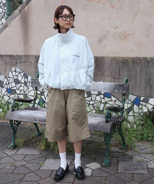 FFEIN(フェイン)の「【撥水加工】FFEIN(フェイン)2WAYコーディロイ衿ショートナイロンジャケット / ナイロン ジャケット コーデュロイ襟 ショート丈 アウター 撥水加工 レディース(ナイロンジャケット・レディース・ブラウン/アイボリー/カーキ/ブラック・FREE)」の8枚目の写真