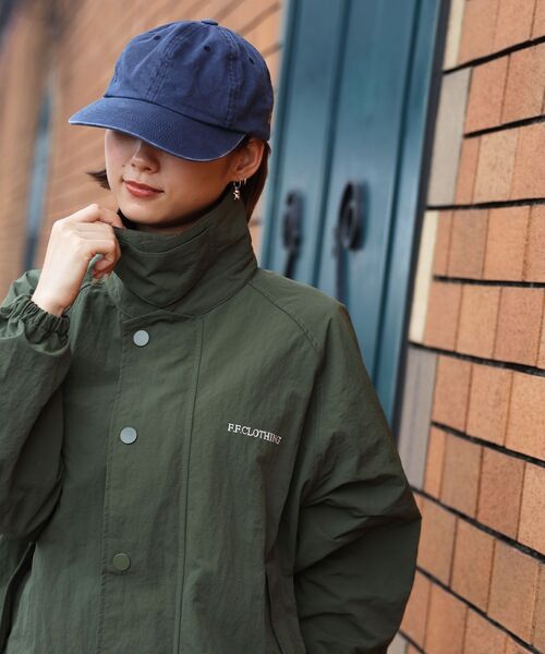 FFEIN(フェイン)の「【撥水加工】FFEIN(フェイン)2WAYコーディロイ衿ショートナイロンジャケット / ナイロン ジャケット コーデュロイ襟 ショート丈 アウター 撥水加工 レディース(ナイロンジャケット・レディース・ブラウン/アイボリー/カーキ/ブラック・FREE)」の12枚目の写真
