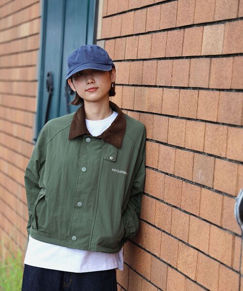 FFEIN(フェイン)の「【撥水加工】FFEIN(フェイン)2WAYコーディロイ衿ショートナイロンジャケット / ナイロン ジャケット コーデュロイ襟 ショート丈 アウター 撥水加工 レディース(ナイロンジャケット・レディース・ブラウン/アイボリー/カーキ/ブラック・FREE)」の13枚目の写真
