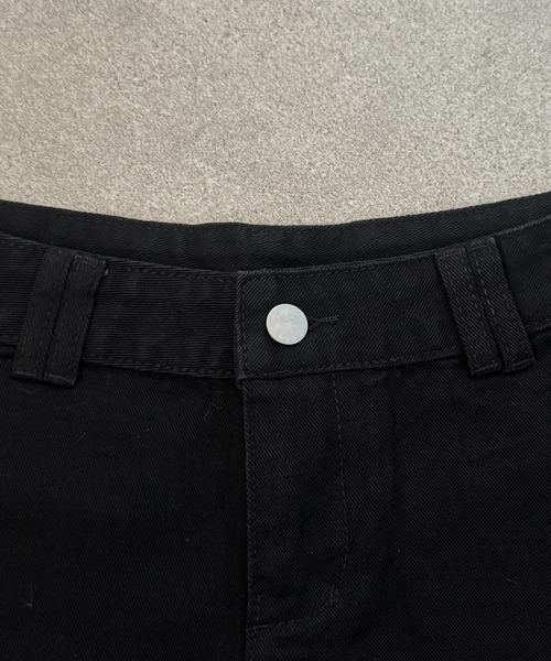 lilful(リルフル)の「Y2K ボタンアクセント ローライズデニムショートパンツ(デニムパンツ・レディース・ブラック・M/S)」の3枚目の写真