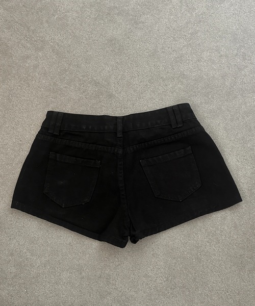 lilful(リルフル)の「Y2K ボタンアクセント ローライズデニムショートパンツ(デニムパンツ・レディース・ブラック・M/S)」の5枚目の写真