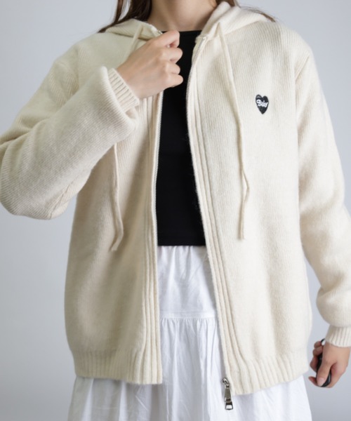 Vini(ヴィニ)の「ソフトニット・ジップパーカー(パーカー・レディース・ベージュ/ライトグレー系・ONESIZE)」の7枚目の写真