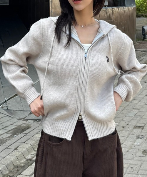 Vini(ヴィニ)の「ソフトニット・ジップパーカー(パーカー・レディース・ベージュ/ライトグレー系・ONESIZE)」の22枚目の写真
