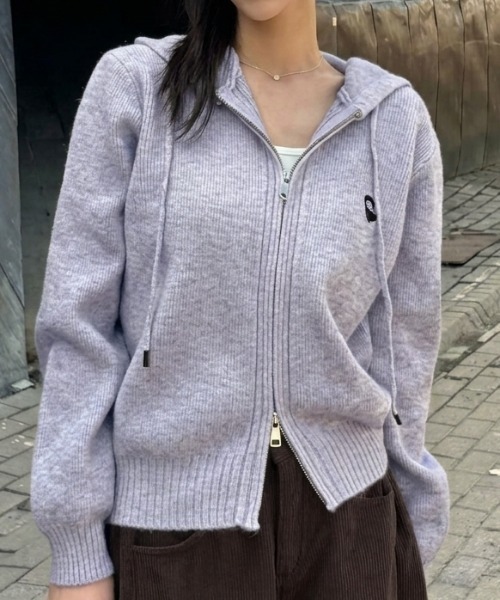 Vini(ヴィニ)の「ソフトニット・ジップパーカー(パーカー・レディース・ベージュ/ライトグレー系・ONESIZE)」の9枚目の写真