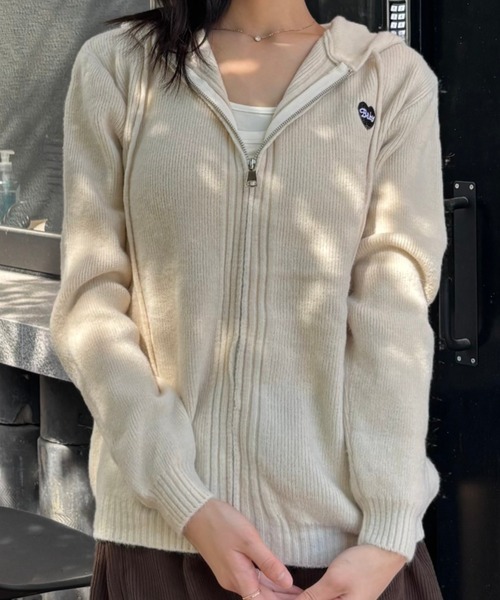Vini(ヴィニ)の「ソフトニット・ジップパーカー(パーカー・レディース・ベージュ/ライトグレー系・ONESIZE)」の10枚目の写真