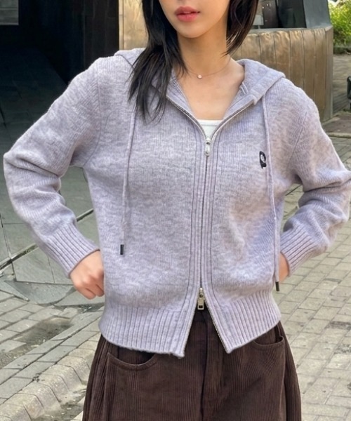 Vini(ヴィニ)の「ソフトニット・ジップパーカー(パーカー・レディース・ベージュ/ライトグレー系・ONESIZE)」の15枚目の写真