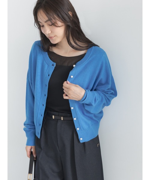 Te chichi(テチチ)の「カシミヤ混パール釦2WAYニット(カーディガン/ボレロ・レディース・オフホワイト/ブルー/ピンク/グレー・F)」の19枚目の写真