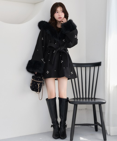one after another NICE CLAUP(ワンアフターアナザーナイスクラップ)の「【Premium order】ビジューファーコート(その他アウター・レディース・ブラック/ベージュ/アイボリー/ピンク/サックスブルー・MEDIUM/SMALL)」の17枚目の写真