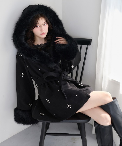 one after another NICE CLAUP(ワンアフターアナザーナイスクラップ)の「【Premium order】ビジューファーコート(その他アウター・レディース・ブラック/ベージュ/アイボリー/ピンク/サックスブルー・MEDIUM/SMALL)」の20枚目の写真