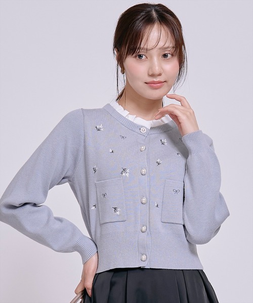 WILLSELECTION（ウィルセレクション）の「モチーフ刺繍フリルカラーカーディガン（カーディガン/ボレロ・レディース・ブルー/ダークブラウン/ブラック/オフホワイト・FREE）」の4枚目の写真