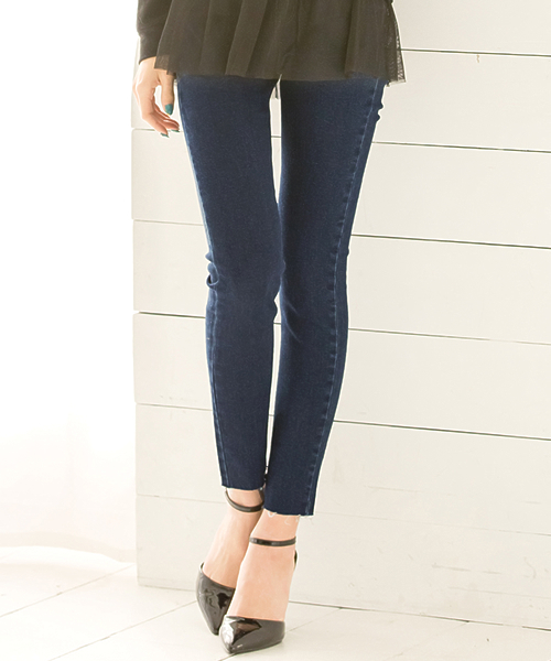 Re:EDIT（リエディ）の「ウエストゴム裾切りっぱなしオフデニムパンツ[CHICMUSE][リエディオリジナル]（デニムパンツ・レディース・ブルー/グレー/ネイビー/ブラック・XX-LARGE/X-LARGE/MEDIUM/LARGE/X-SMALL/XX-SMALL/SMALL）」の3枚目の写真