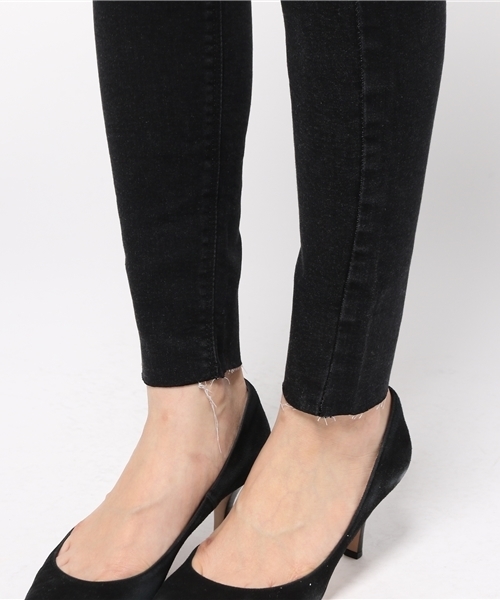 Re:EDIT（リエディ）の「ウエストゴム裾切りっぱなしオフデニムパンツ[CHICMUSE][リエディオリジナル]（デニムパンツ・レディース・ブルー/グレー/ネイビー/ブラック・XX-LARGE/X-LARGE/MEDIUM/LARGE/X-SMALL/XX-SMALL/SMALL）」の8枚目の写真