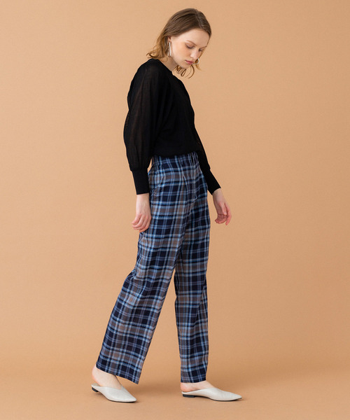 UNITED TOKYO（ユナイテッドトウキョウ）の「シアーチェックハイウエストパンツ（スラックス・レディース・ネイビー・1）」の14枚目の写真