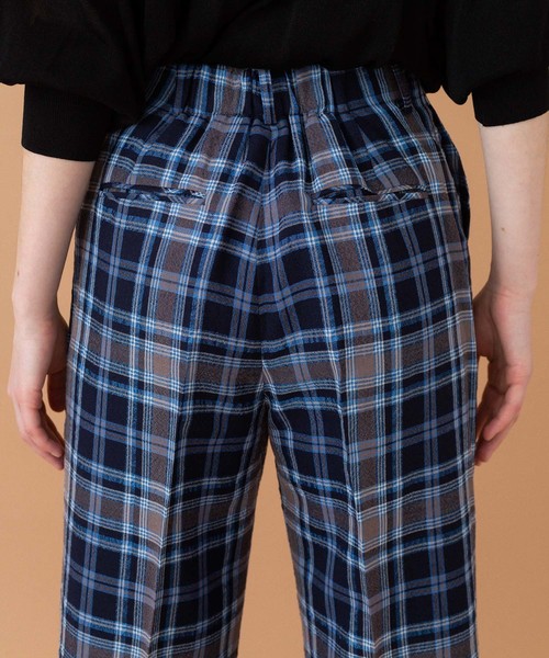 UNITED TOKYO（ユナイテッドトウキョウ）の「シアーチェックハイウエストパンツ（スラックス・レディース・ネイビー・1）」の22枚目の写真