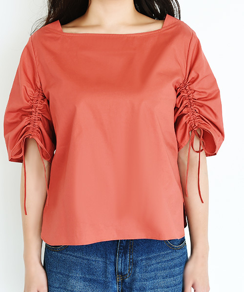 Luz Llena（ラズレナ）の「[綿100%]シャーリングスリーブコットンブラウス（Tシャツ/カットソー・レディース・レッド/オフホワイト・MEDIUM）」の3枚目の写真