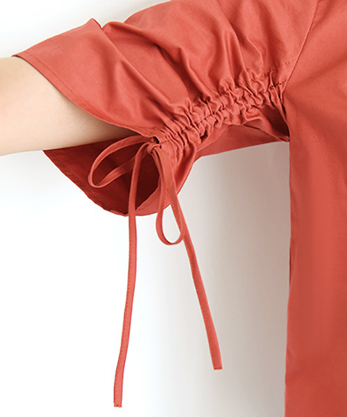 Luz Llena（ラズレナ）の「[綿100%]シャーリングスリーブコットンブラウス（Tシャツ/カットソー・レディース・レッド/オフホワイト・MEDIUM）」の8枚目の写真