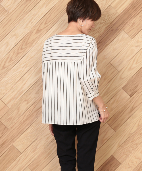 un dix cors（アンディコール）の「ストライプルーズＶネックブラウス（シャツ/ブラウス・レディース・ストライプ・ﾌﾘ-）」の3枚目の写真