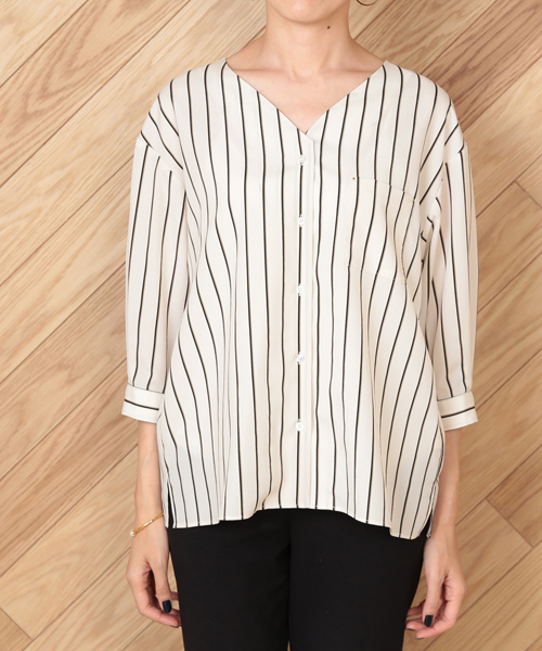 un dix cors（アンディコール）の「ストライプルーズＶネックブラウス（シャツ/ブラウス・レディース・ストライプ・ﾌﾘ-）」の4枚目の写真