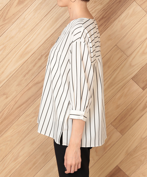 un dix cors（アンディコール）の「ストライプルーズＶネックブラウス（シャツ/ブラウス・レディース・ストライプ・ﾌﾘ-）」の5枚目の写真