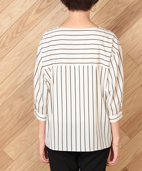 un dix cors（アンディコール）の「ストライプルーズＶネックブラウス（シャツ/ブラウス・レディース・ストライプ・ﾌﾘ-）」の6枚目の写真