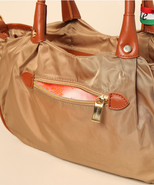 green label relaxing（グリーンレーベルリラクシング）の「OROBIANCO[オロビアンコ] サイドギャザートートバッグ（トートバッグ・レディース・ブラック/ベージュ/ライトピンク/ブラウン/ネイビー・フリー）」の12枚目の写真