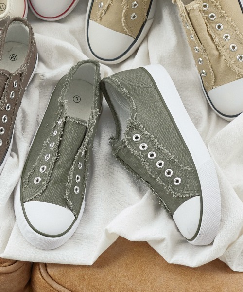 KOBE LETTUCE（コウベレタス）の「フリンジキャンバスベーシックスリッポン（スニーカー・レディース・ブラック/カーキ/ホワイト/グレー/アイボリー/オレンジ/ダークベージュ/パープル/コーラルピンク/レッド系その他/ダークカーキ/ブラウン/ライトベージュ/グリーン系その他/グリーン・L/LL/M/S）」の11枚目の写真