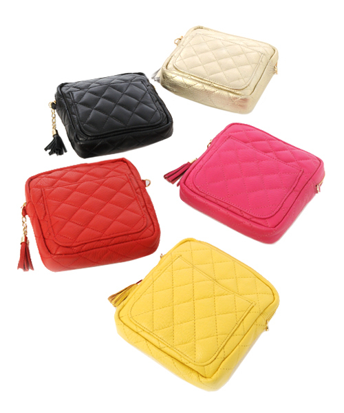 DURAS（デュラス）の「キルティングミニバッグ（ショルダーバッグ・レディース・ブラック/イエロー/ピンク/レッド/ゴールド・FREE）」の6枚目の写真