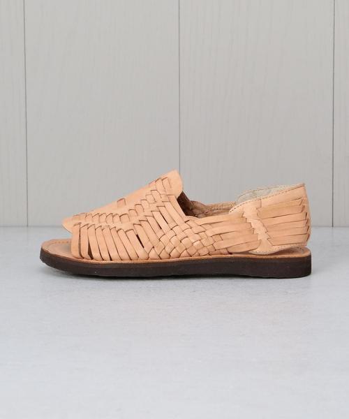 CHAMULA(チャムラ)の「<CHAMULA>CHICHEN SANDALS/サンダル(サンダル・レディース・ベージュ/ブラック・23.5cm/24.5cm/22.5cm/25.5cm)」の2枚目の写真